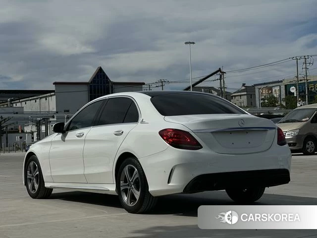 Mercedes-Benz Class C 2018 Белый из Китая