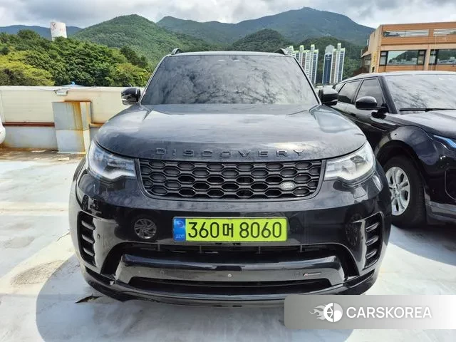 Land Rover Discovery 5 2023 Черный из Кореи