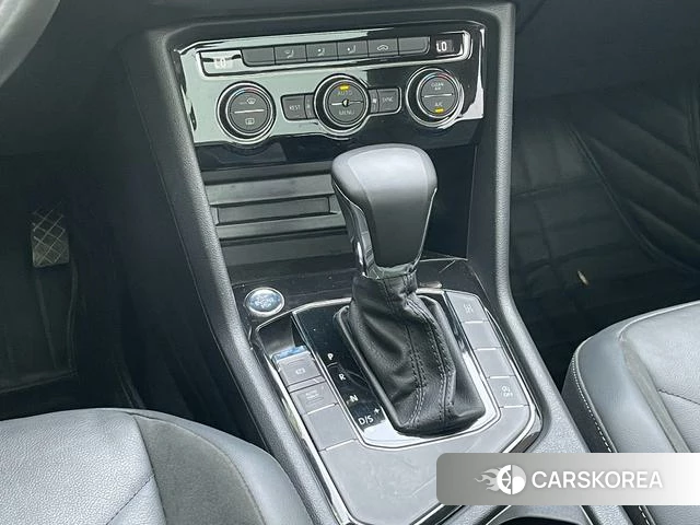 Volkswagen Tiguan L 2021 Черный из Китая