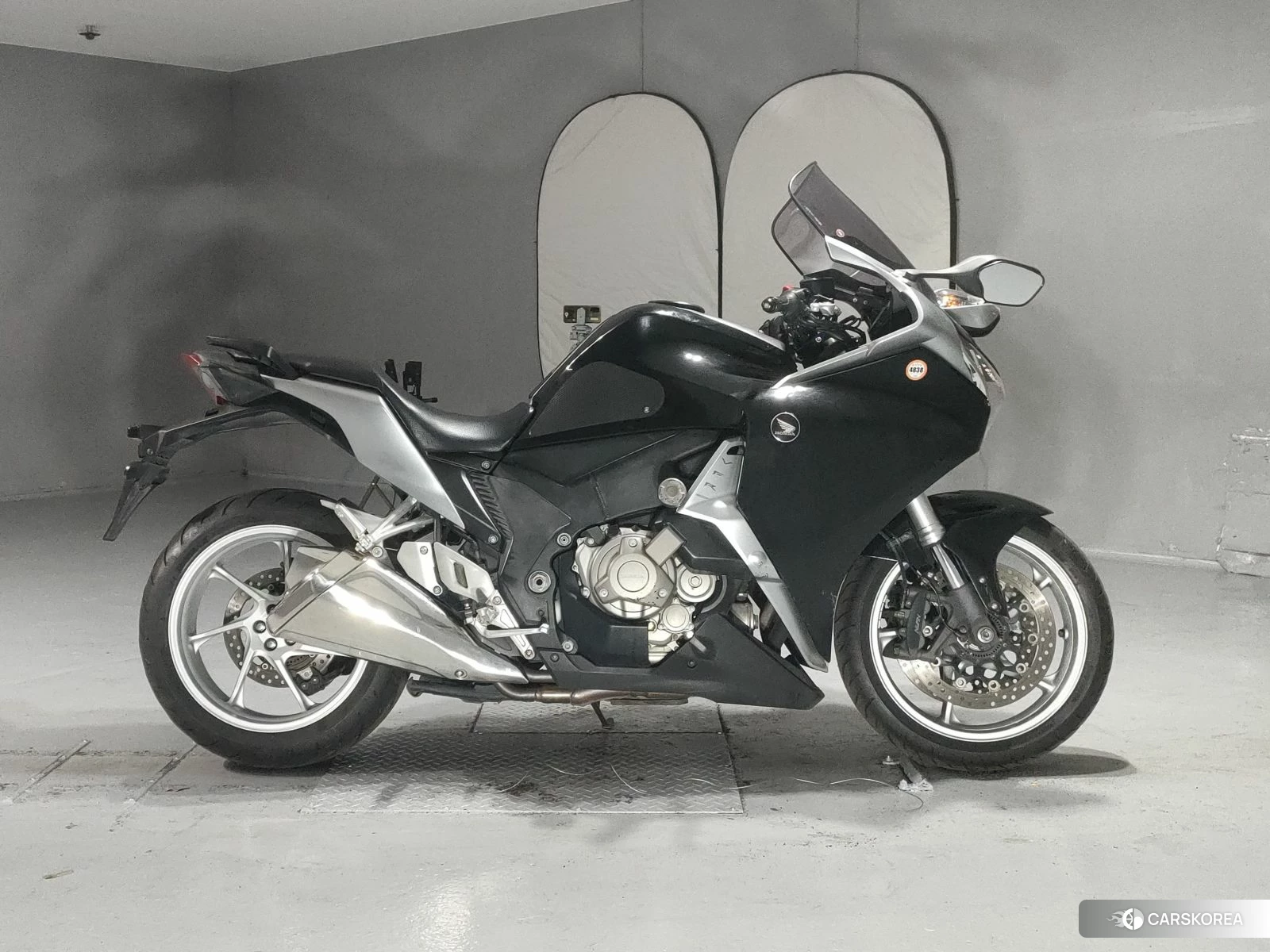 Проданный Honda VFR1200F DCT 2011 из Японии