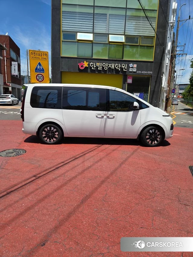 Hyundai Staria 2024 Белый из Кореи