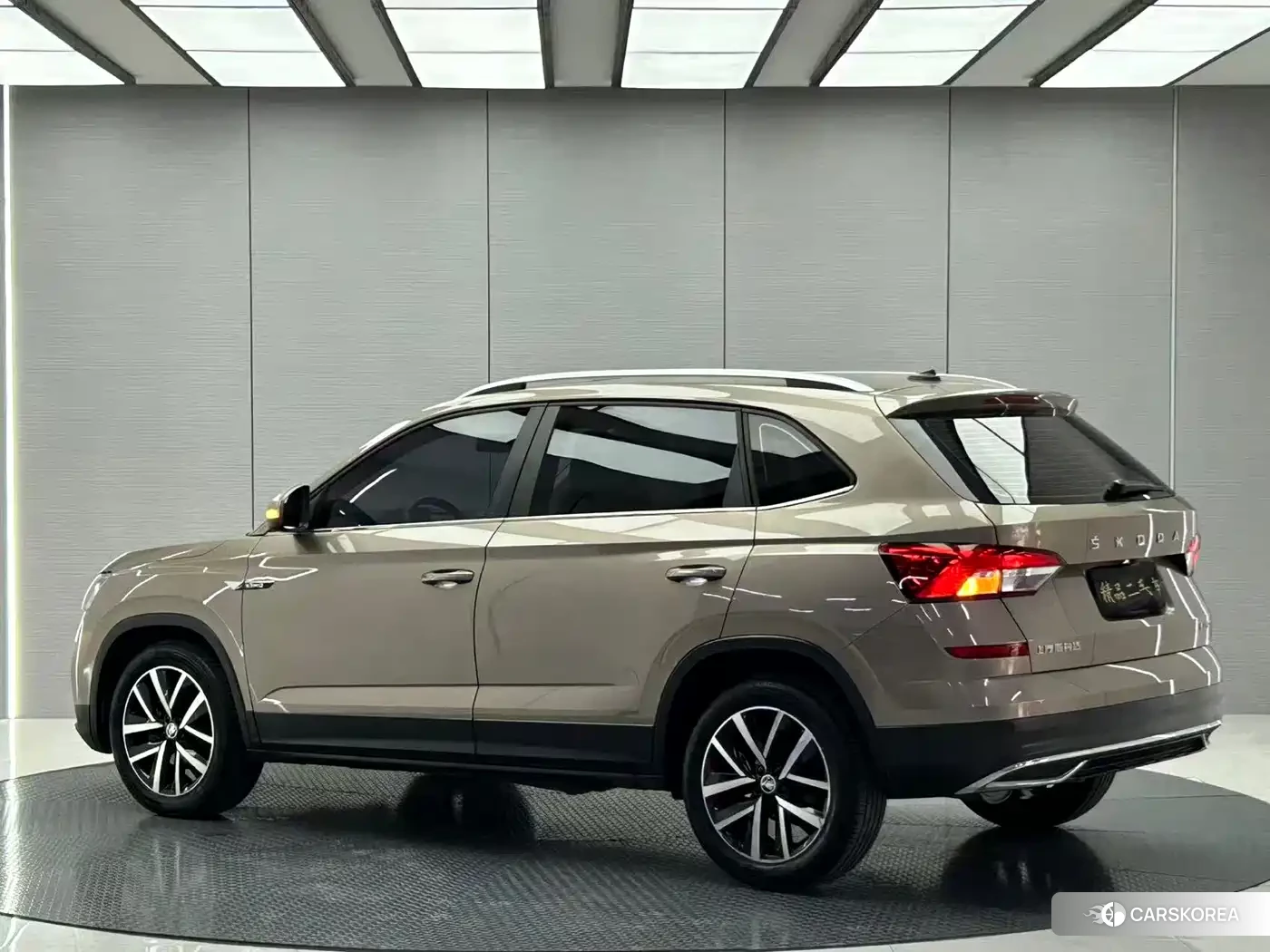 Skoda Komick 2023 Champagne/brown из Китая