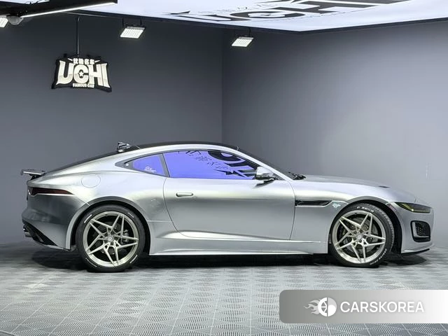 Jaguar F-TYPE 2024 Серебристо-серый из Китая