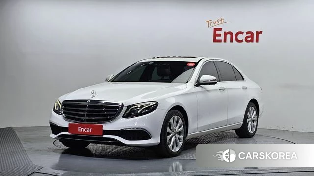 Mercedes-Benz E-Class W213 2018 Белый из Кореи