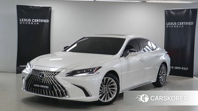 Lexus ES300h 7th generation 2025 Жемчужный цвет из Кореи