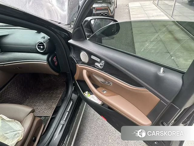 Mercedes-Benz E-class 2022 Черный из Китая
