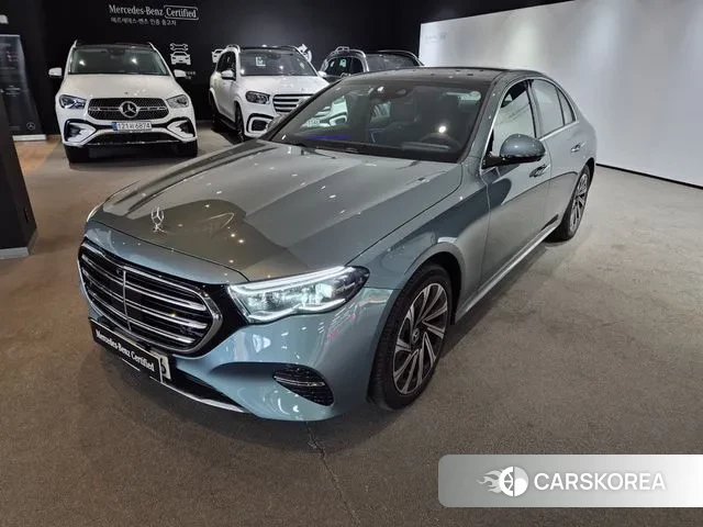 Mercedes-Benz E-Class W214 2025 Синий нефрит из Кореи