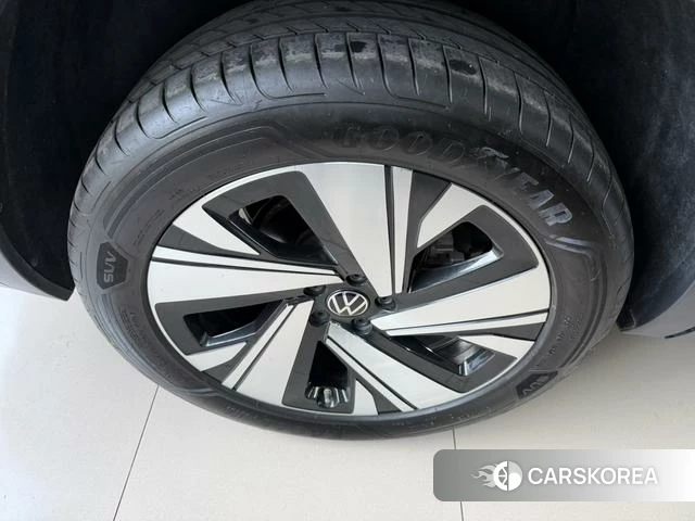Volkswagen Tourang 2023 Черный из Китая