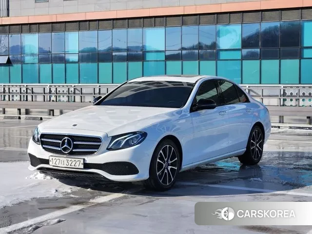 Mercedes-Benz E-Class W213 2020 Белый из Кореи