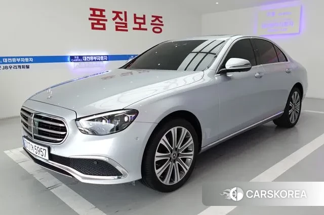 Mercedes-Benz E-Class W213 2022 Светло-серебряный цвет из Кореи