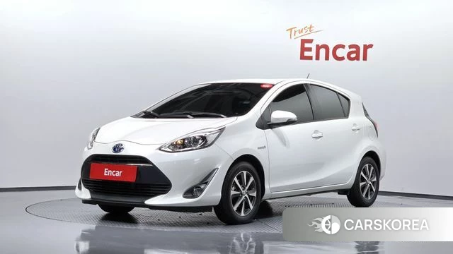 Toyota Prius C 2019 Белый из Кореи