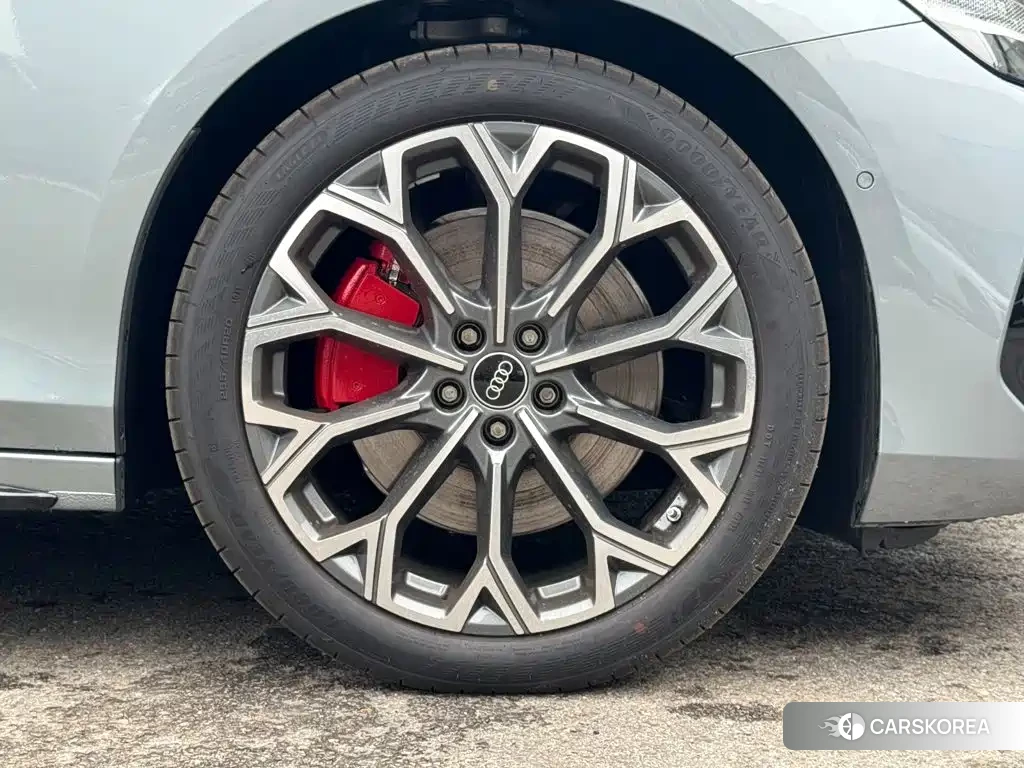 Audi A6L 2026 Silver/gray из Китая