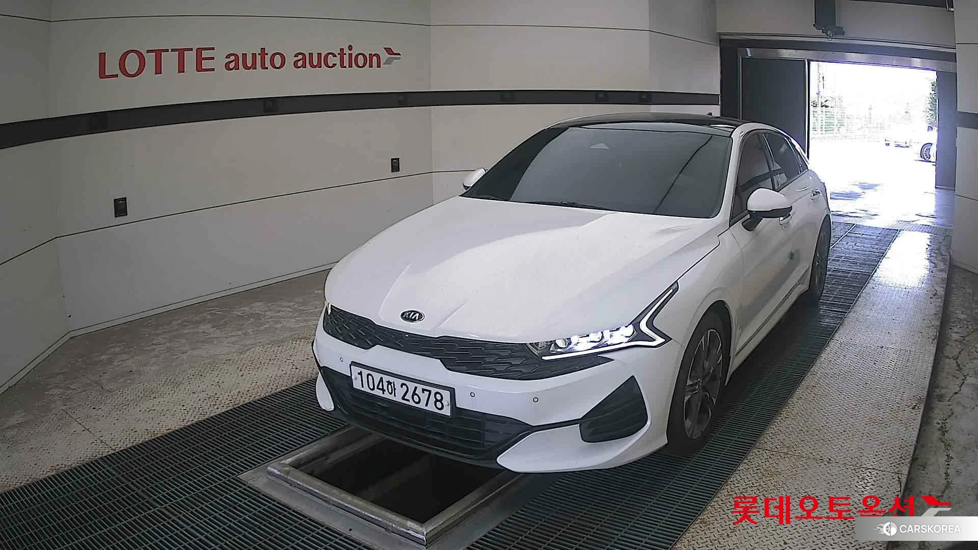 Kia K5 2020 Snow White Pearl (optional) из Кореи