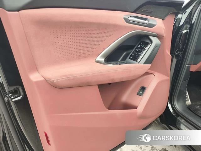 Audi Q5L 2026 Черный из Китая