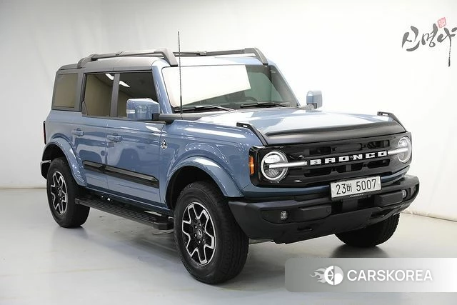 Ford Bronco 6th Generation 2024 Небесно-голубой из Кореи