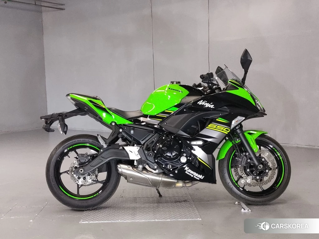 Проданный Kawasaki NINJA 650 2018 из Японии, фото 2