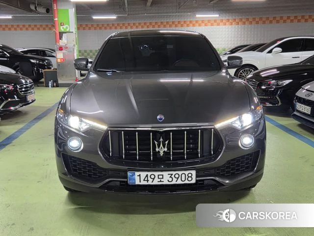 Maserati Levante 2019 Серебристо-серый из Кореи