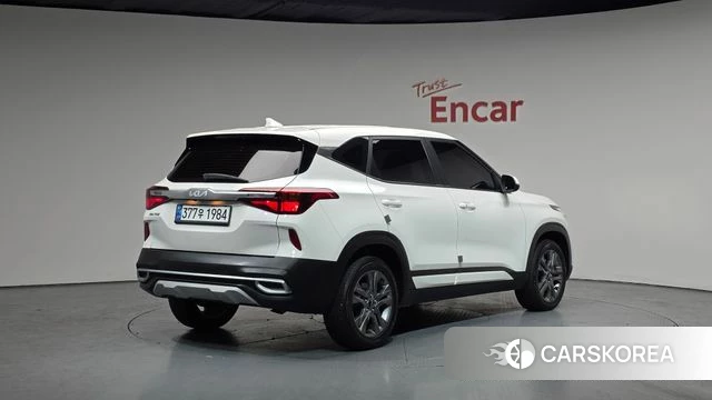 Kia Seltos 2022 Белый из Кореи