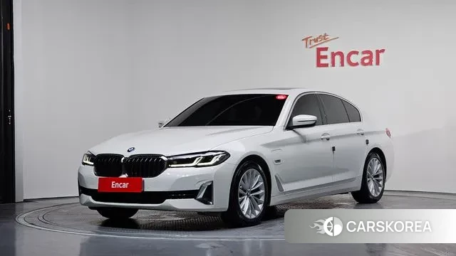 BMW 5 Series (G30) 2022 Белый из Кореи