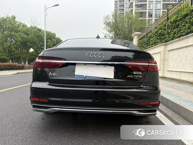 Audi A6L 2023 Черный из Китая