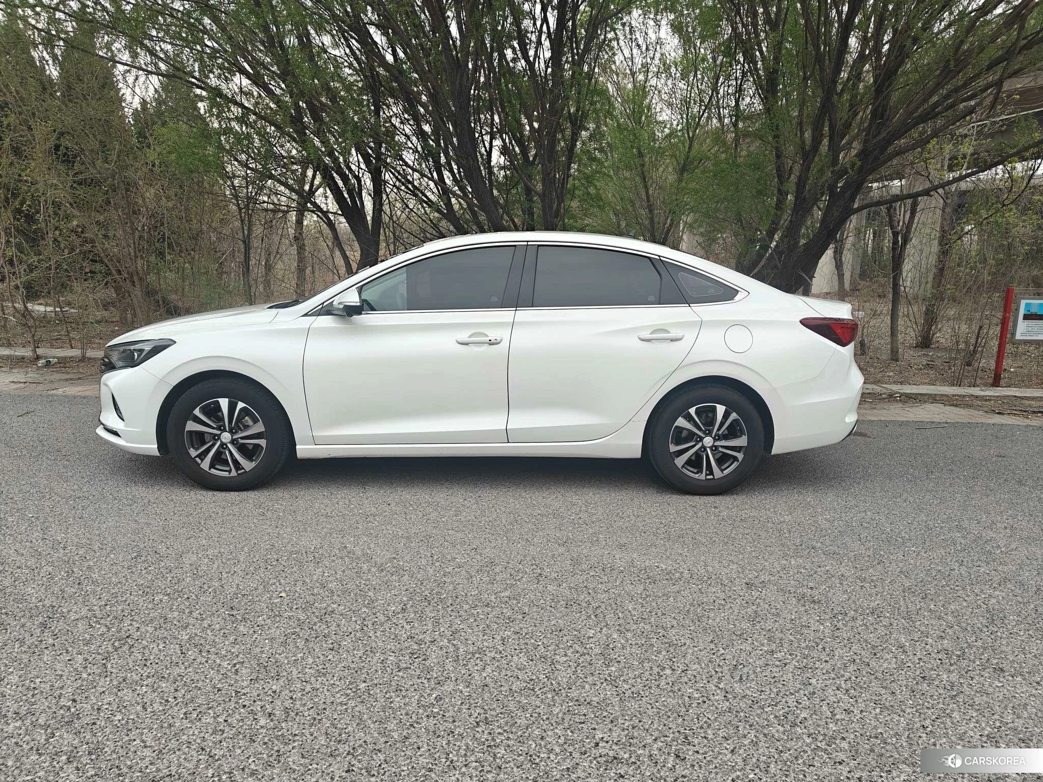 Chang'an Yidong 2021 Белый из Китая