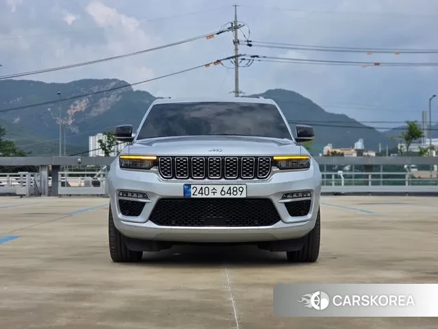 Jeep Grand Cherokee (WL) 2023 Серебряный из Кореи