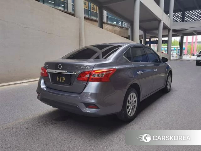 Nissan Xuan Yi 2024 Темно-серый из Китая