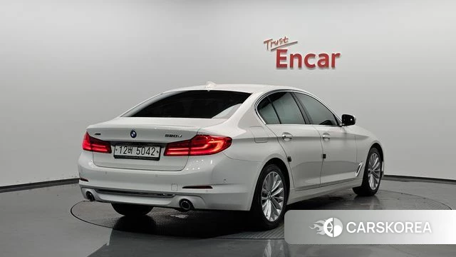 BMW 5 Series (G30) 2018 Белый из Кореи