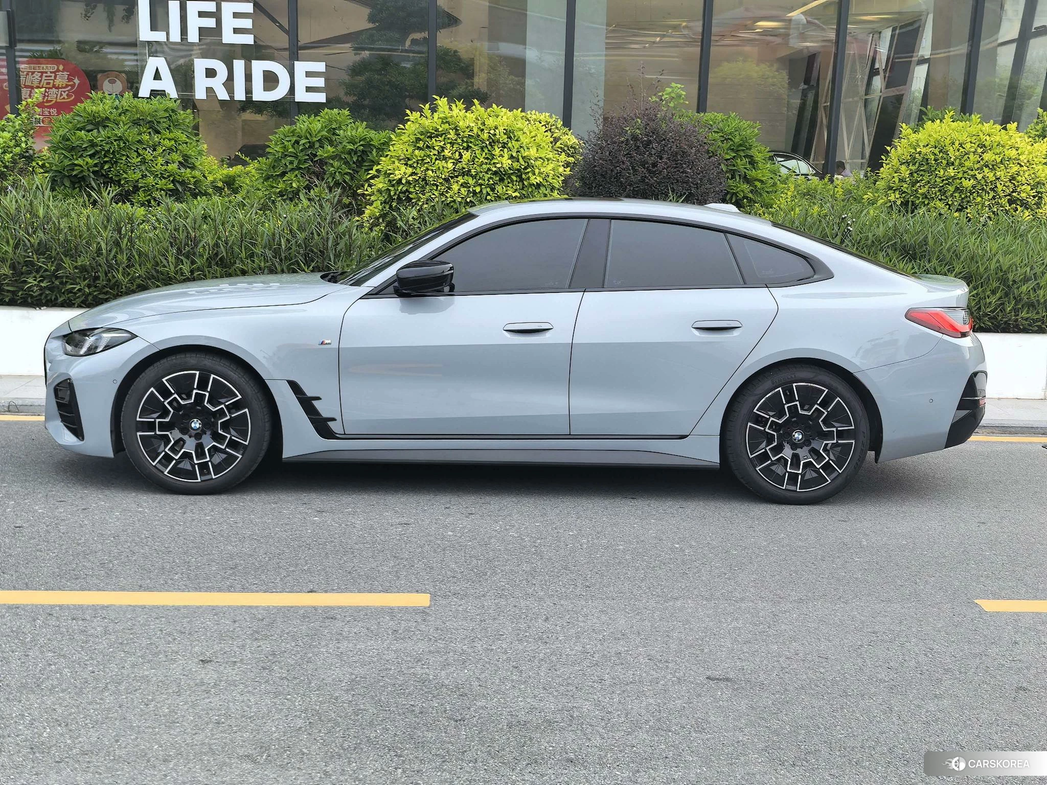 BMW 4 series 2024 Серебристо-серый из Китая