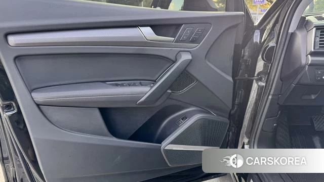 Audi Q5L 2022 Черный из Китая