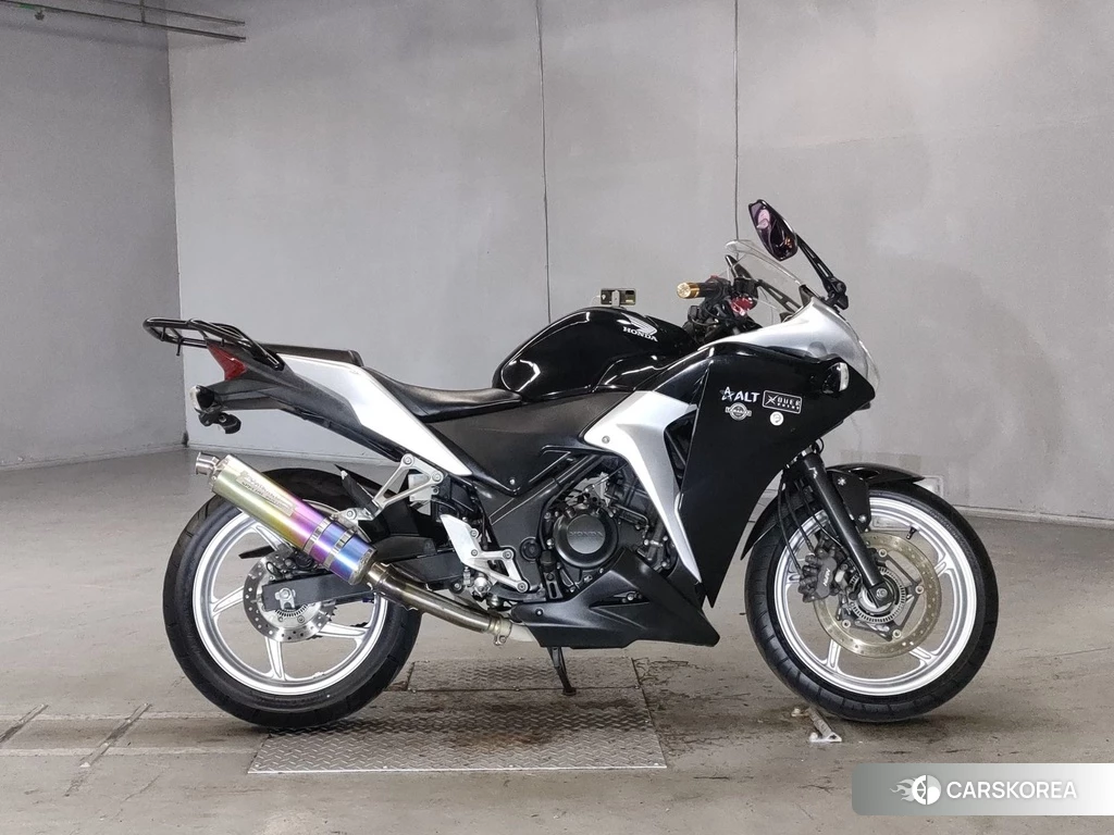 Проданный Honda CBR250R 2011 из Японии, фото 2