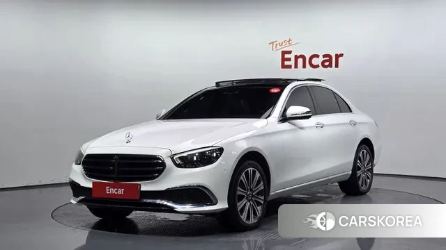 Mercedes-Benz E-Class W213 2021 Белый из Кореи