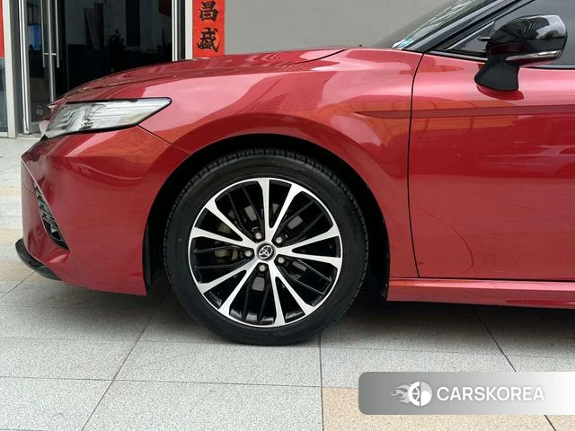 Toyota Camry 2019 Красный из Китая