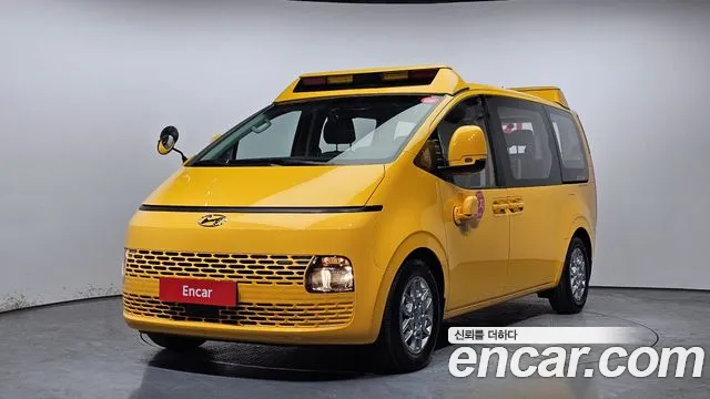 Hyundai Staria 2023 Желтый из Кореи