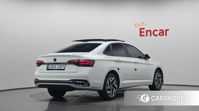 Volkswagen 7th Generation of Jetta 2024 Белый из Кореи
