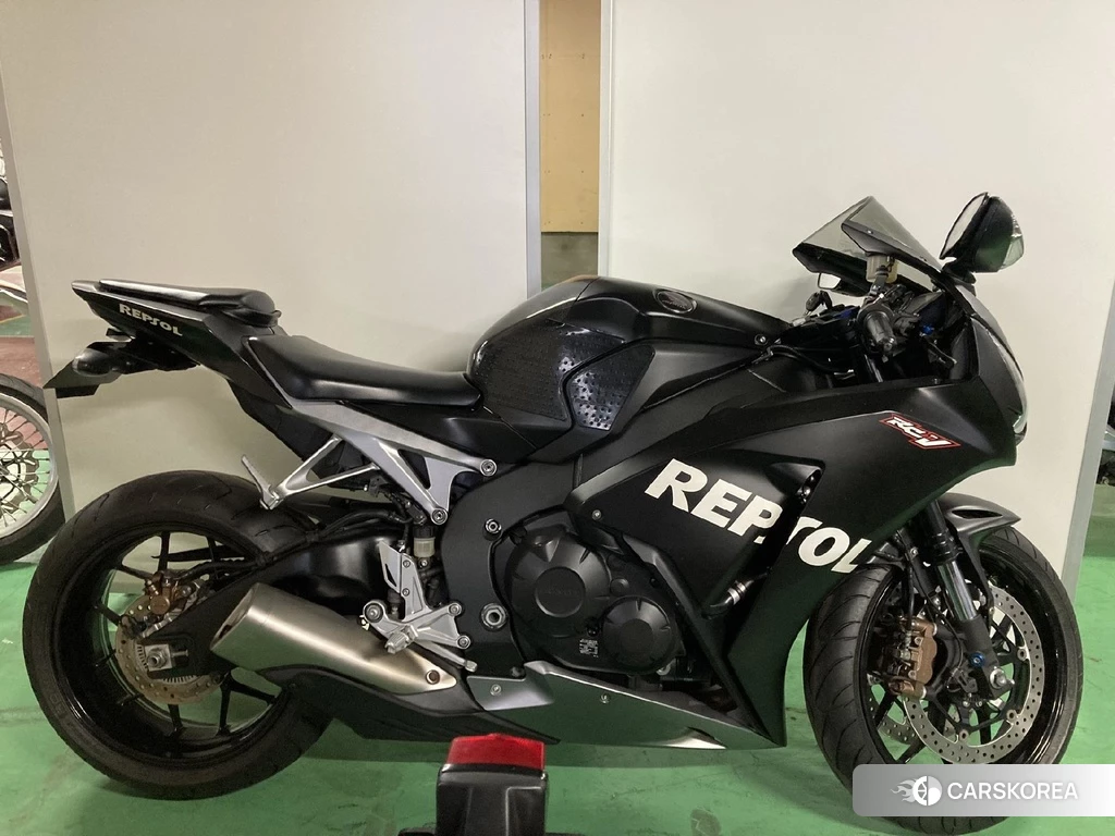 Проданный Honda CBR1000RR ABS 2012 из Японии, фото 2