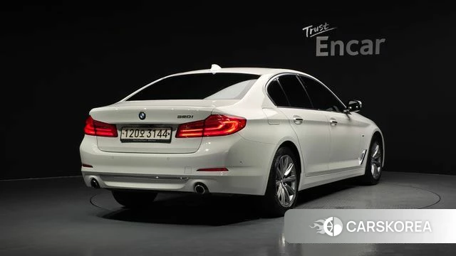 BMW 5 Series (G30) 2018 Белый из Кореи