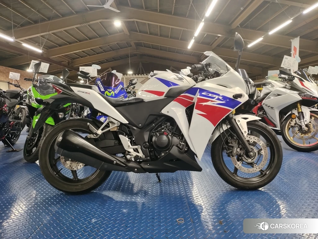 Проданный Honda CBR250R ABS 2013 из Японии