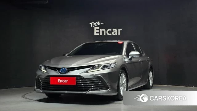 Toyota Camry (XV70) 2022 Серебряный из Кореи