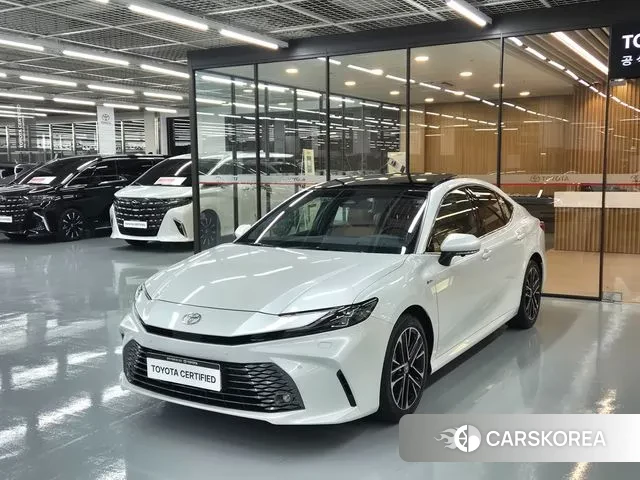Toyota Camry (XV80) 2025 Белый из Кореи