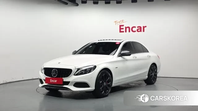 Mercedes-Benz C-Class W205 2018 Белый из Кореи