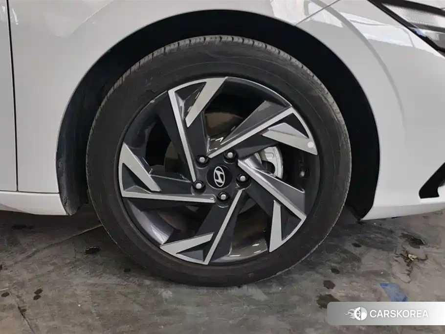 Hyundai Elantra 2024 Белый из Китая