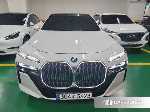 BMW 7 Series (G70) 2024 Белый из Кореи