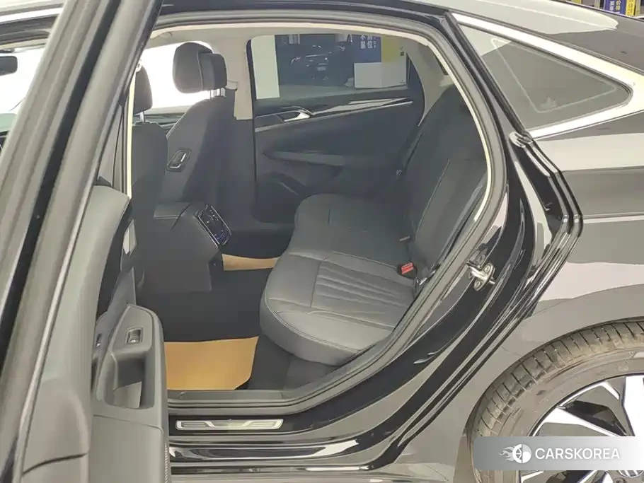 Volkswagen Passat 2025 Черный из Китая