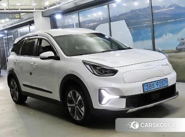 Kia Niro Plus 2022 Белый из Кореи
