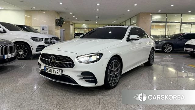 Mercedes-Benz E-Class W213 2021 Белый из Кореи