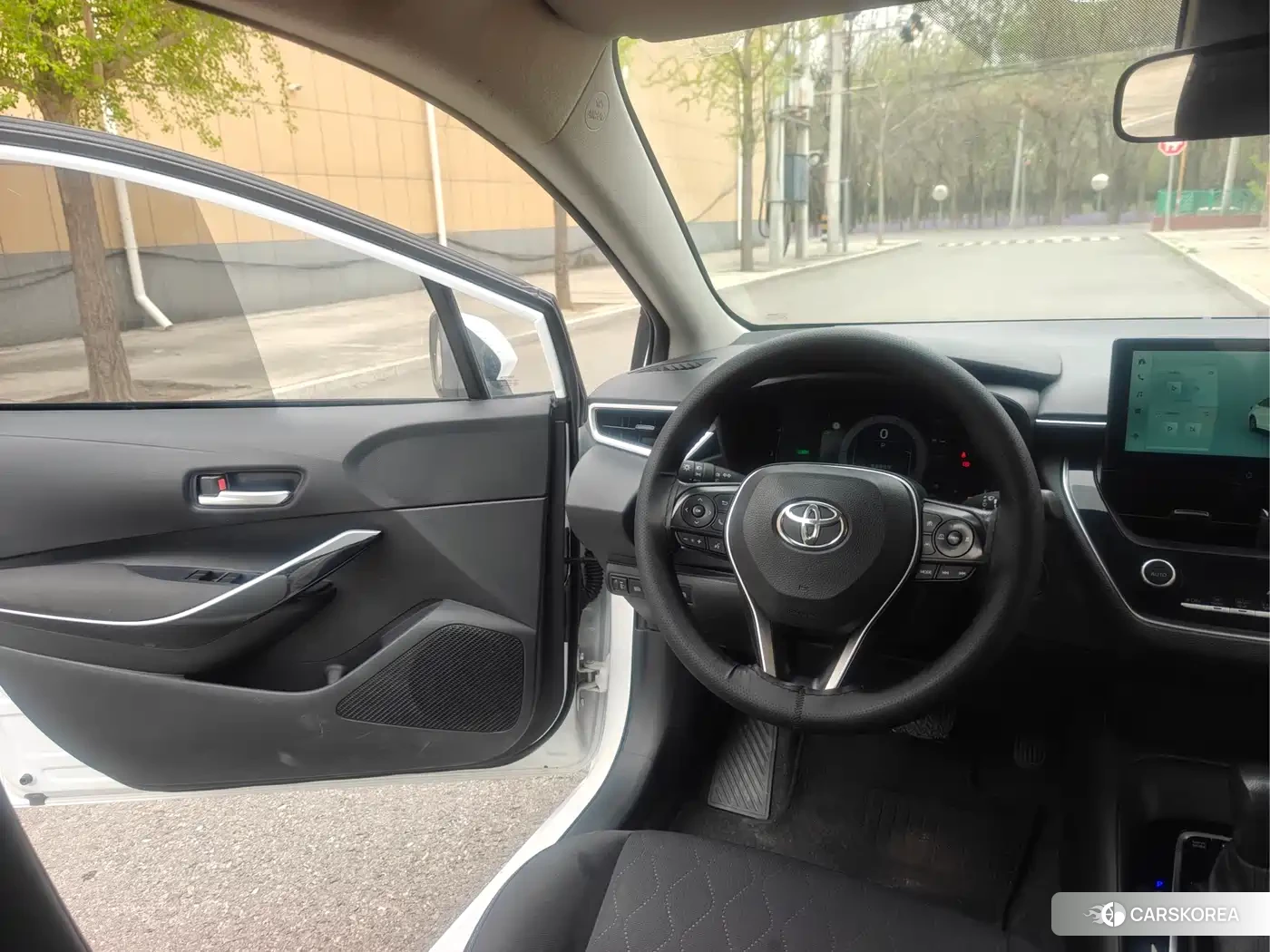 Toyota Corolla 2024 Белый из Китая, фото 2