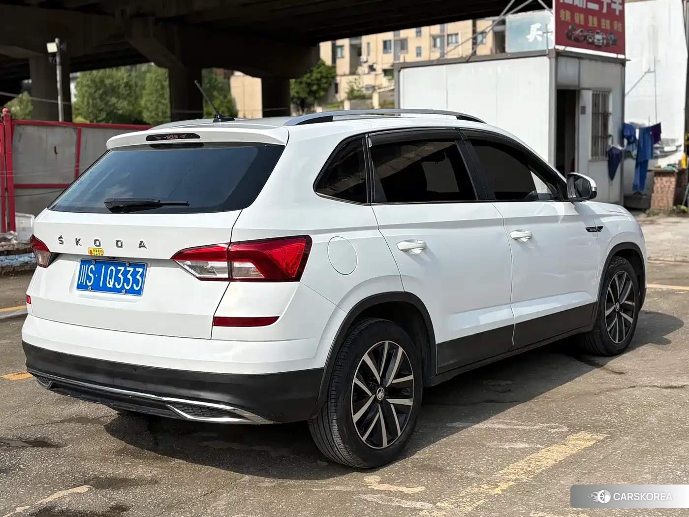 Skoda Komick 2023 Белый из Китая
