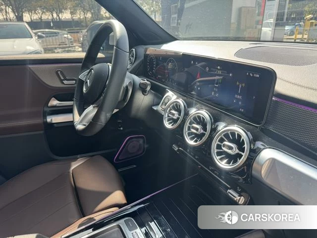 Mercedes-Benz GLB 2024 Белый из Китая