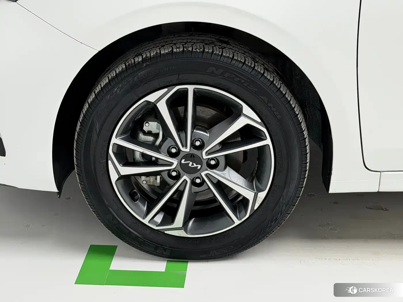 Kia K3 2023 Белый из Китая